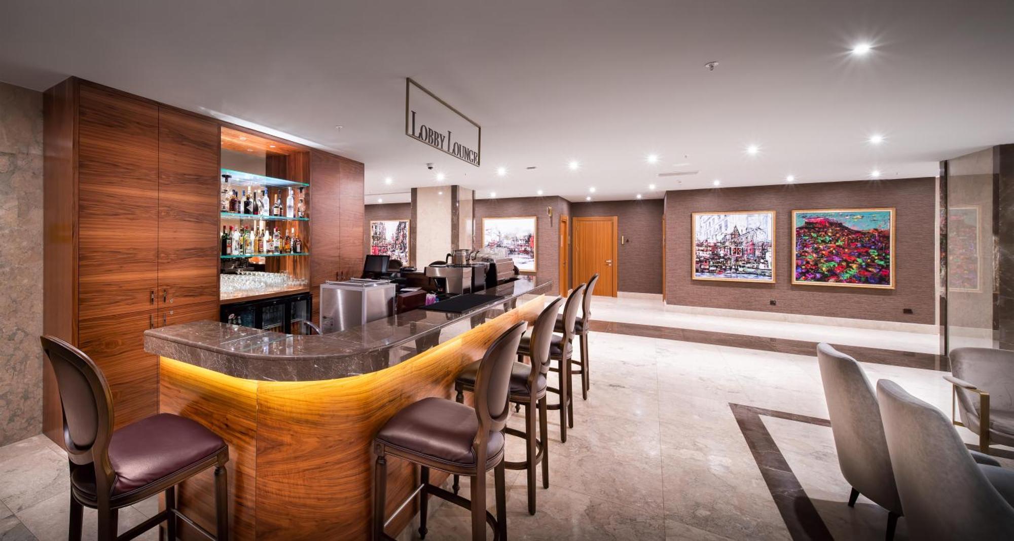 Concorde Tower Hotel & Casino Нікосія Екстер'єр фото The bar at the London Marriott West End